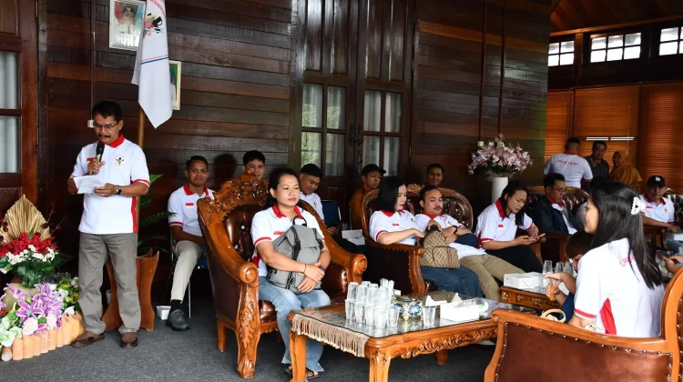 Bupati Sintang Harap Kontingen Pesparawi Raih Prestasi di Tingkat Nasional