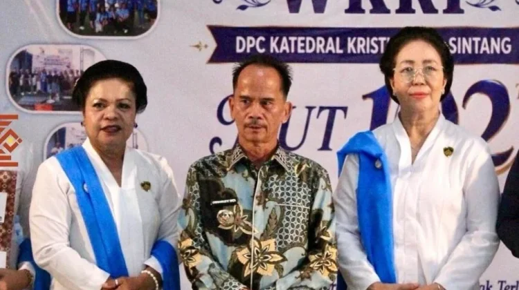 Bupati Sintang Ajak WKRI Jadi Teladan Masyarakat