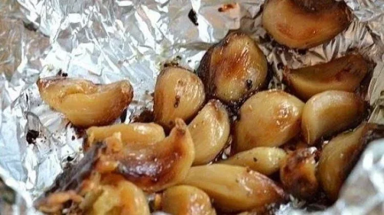 5 Manfaat Bawang Putih Bakar bagi Kesehatan