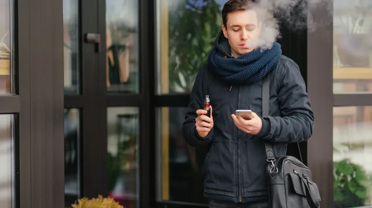 Efek Samping Vape yang Sering Diabaikan, Ini Risiko yang Perlu Diwaspadai