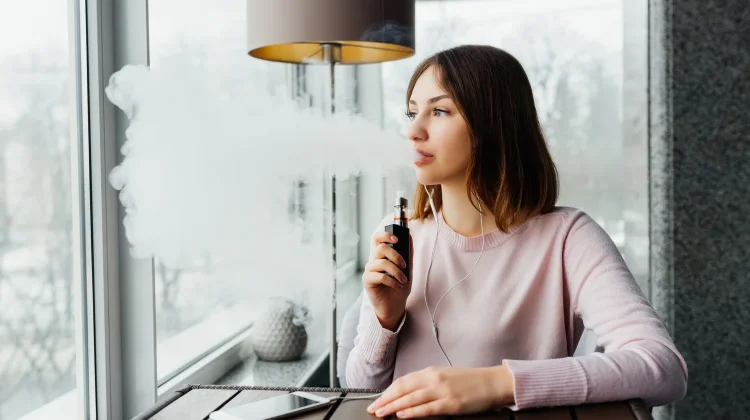 Bahaya Vape untuk Kesehatan, Ini Dampaknya bagi Paru-Paru dan Jantung