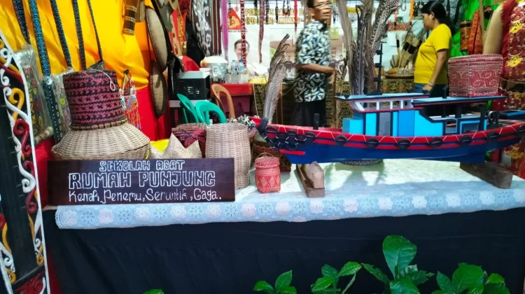 Sekolah Adat Jadi Bukti Komitmen Sintang Lestarikan Budaya Dayak