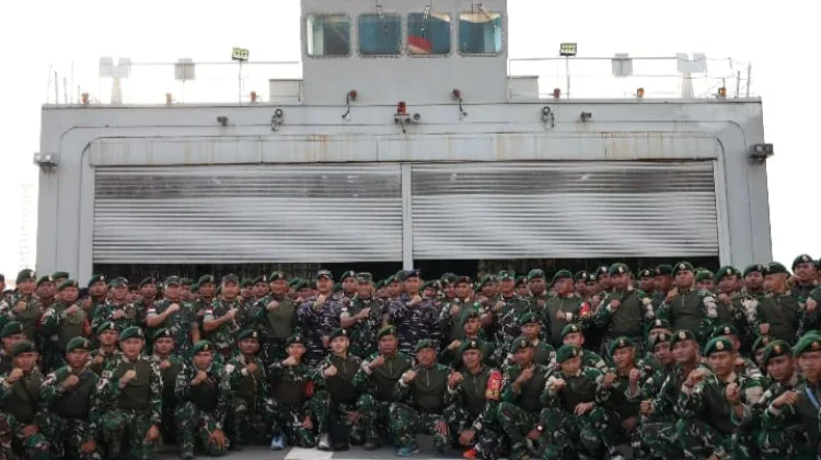 Danrem  121/ABW Melepas Keberangkatan Satgas Pamtas RI-Malaysia