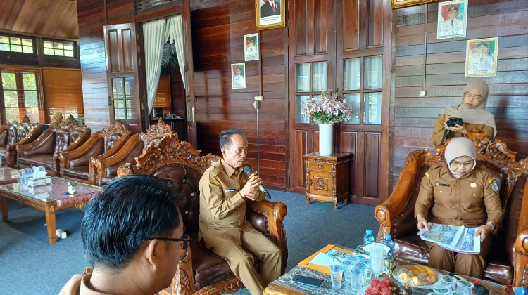 Bupati Sintang Ingatkan Pembangunan TPA Sanitary Landfill Harus Sesuai Prosedur