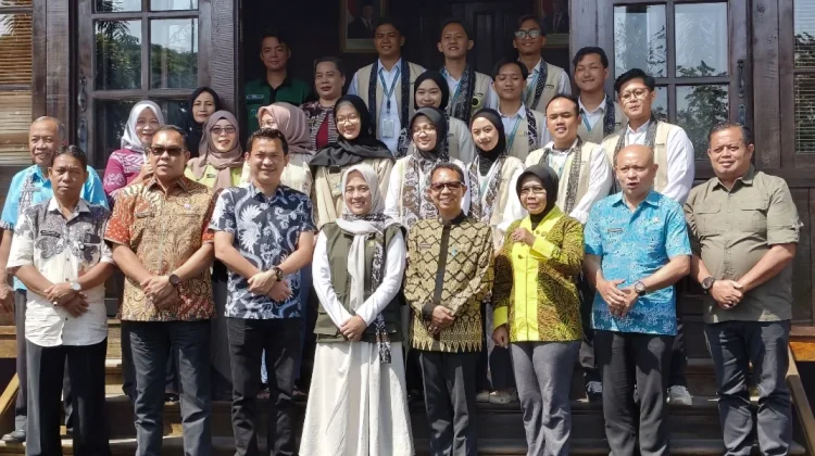 Wabup Sintang Sambut Mahasiswa KKN UIN Yogyakarta