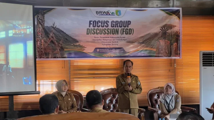 Bupati Sintang Minta Penetapan Masyarakat Hukum Adat Dilakukan Secara Cermat