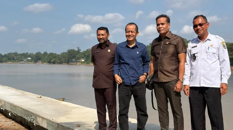 DPRD Sintang Dorong Kelanjutan Turap Sungai Kapuas