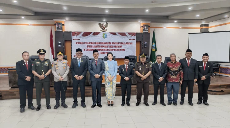 Pemkab Sintang Lantik Kepala Dinas Penataan Ruang