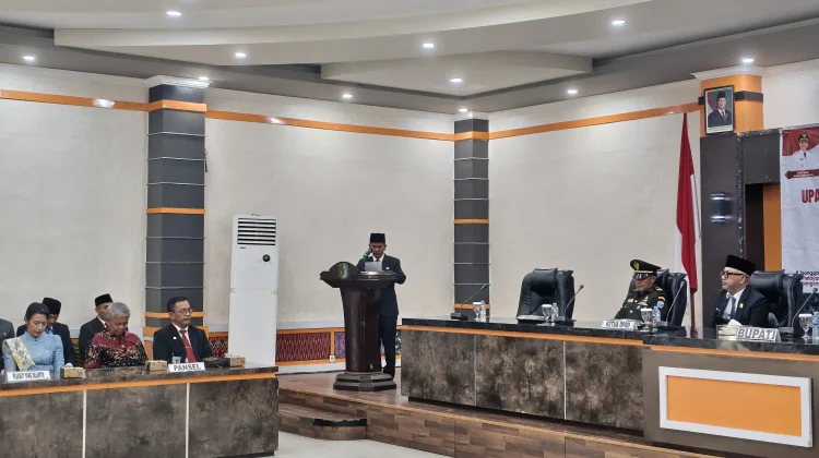 Bupati Sintang Tekankan Integritas Kepada Kepala Dinas Baru