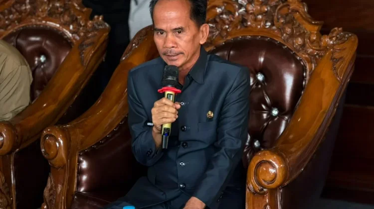 Sulit Dapatkan Solar, Bupati Sintang Mediasi Para Sopir, Segera Keluarkan Edaran