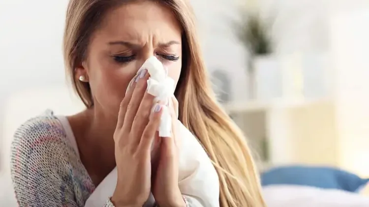 Penyebab Bersin Terus-menerus dan Cara Mengatasinya