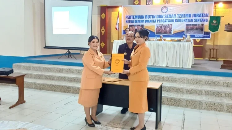 Ketua DWP Sintang Norhayati Kartiyus Ajak Anggota Perkuat Kekompakan