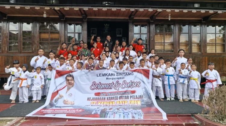 Atlet Karate Sintang Resmi Diberangkatkan ke Melawi