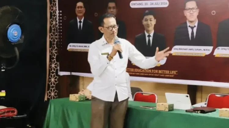 Tekan Etika Digital, Diskominfo Sintang Bekali Peserta MPLS SMK Kesehatan Kapuas