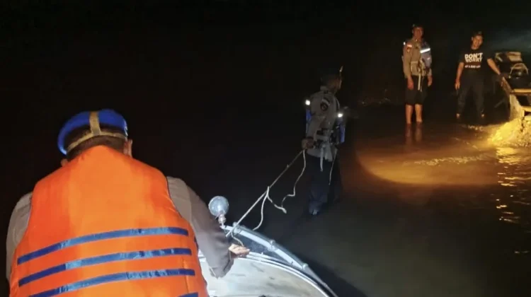 Satpolair Polres Kapuas Hulu Patroli Cegah Penyentruman dan Peracunan Ikan