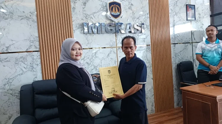 Paspor Ceria Hadir di Sintang, Bupati Sebut Warga Bisa Hemat Biaya Pengurusan