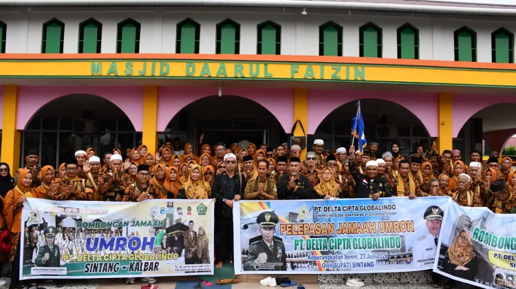 Bupati Sintang Melepas Keberangkatan Ratusan Jamaah Ibadah Umroh