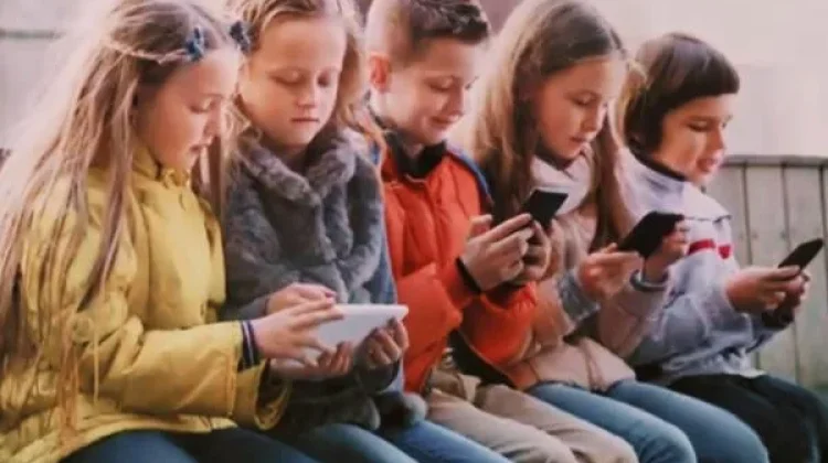 Tips Mendidik Anak di Era Digital yang Tepat