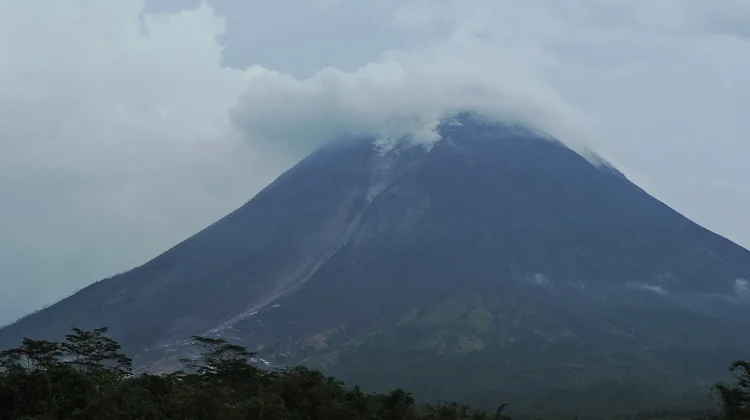 Mengenal Tiga Jenis Utama Gunung Berapi di Dunia