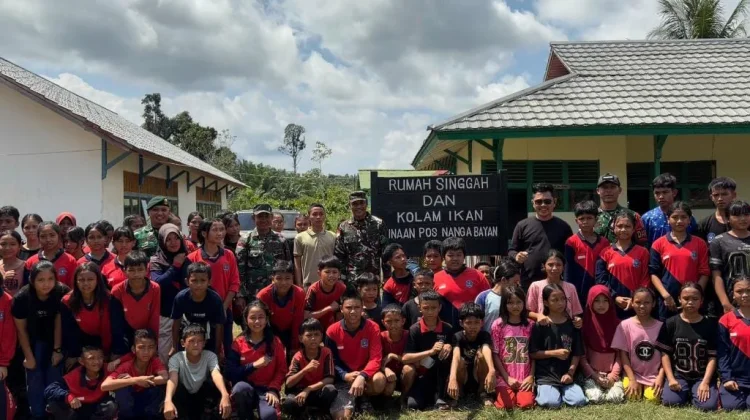 Danrem 121/Abw Berikan Motivasi Anak-Anak Rumah Singgah di Perbatasan Sintang
