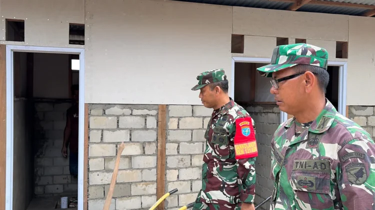 Danrem 121/Abw Tinjau Pembangunan Sumur Bor dan MCK Karya Bakti Skala Besar