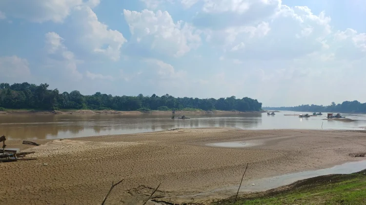 BPBD Sintang Imbau Masyarakat Waspadai Wisata Pasir Timbul saat Kemarau