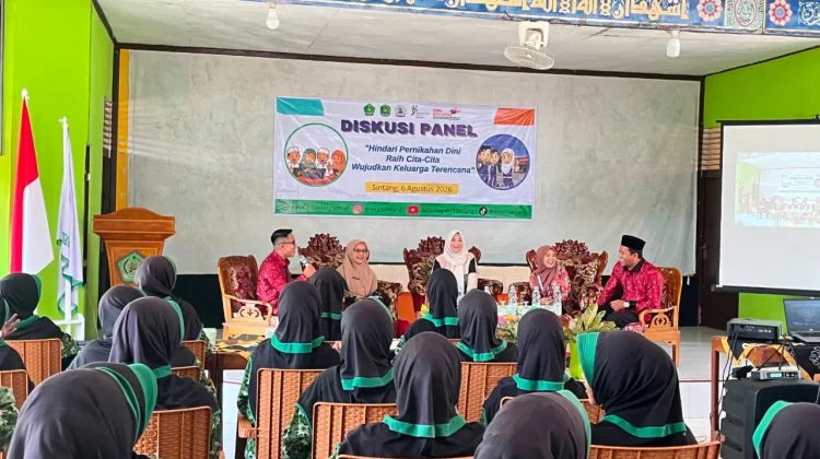 MTsN 1 Sintang Gelar Diskusi Tentang Pernikahan Dini