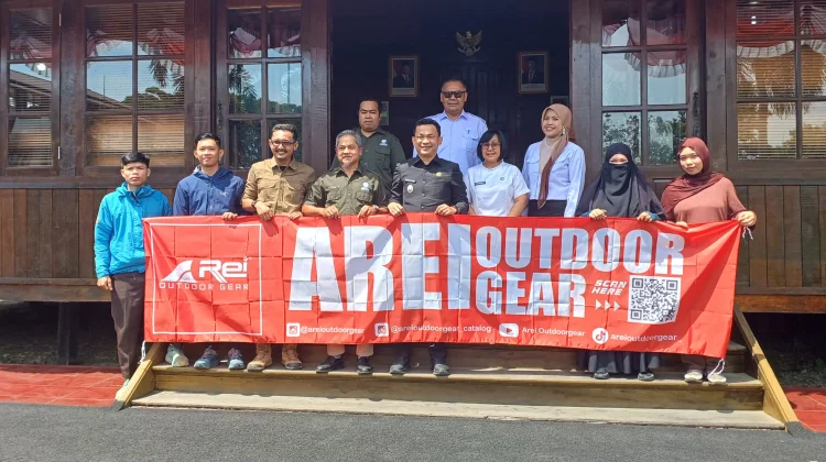 Areingers Kalbar Ekspedisi Lakukan Pendakian Bukit Baka Bukit Raya