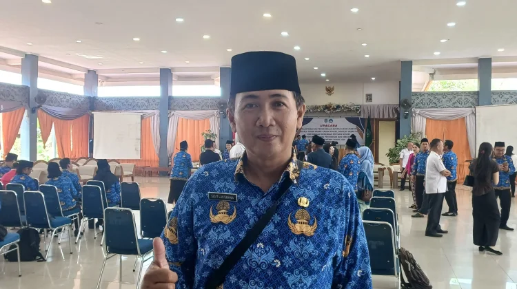 Resmi Pimpin SMPN 6 Sintang, Sigit Laksamana Siap Tingkatkan Mutu Pendidikan