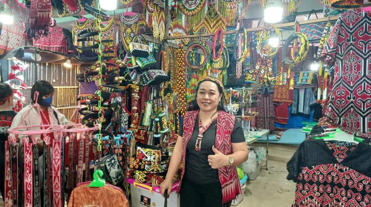 Stan Kerajinan Khas Dayak Jadi Daya Tarik PGD Sintang 2026