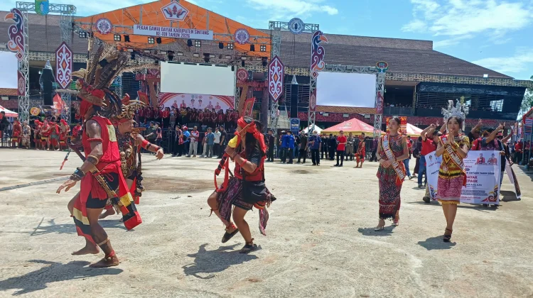 Warga Nilai Pekan Gawai Dayak Sintang Semakin Berkualitas dan Perekat Persatuan