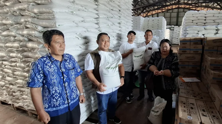 Pemkab Sintang Pastikan Penyaluran Beras Bantuan Pangan Layak