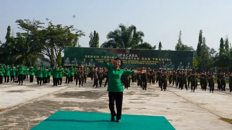 Korem 121 Alambana Wanawai Sintang Adakan Senam Bersama