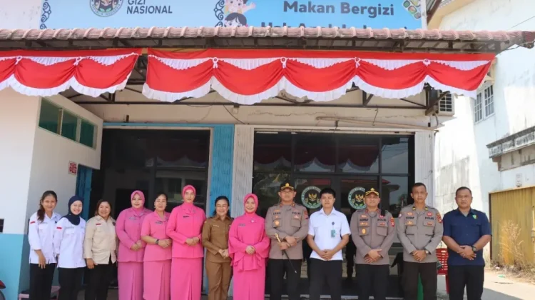 Pastikan Kesiapan Program MBG, Kapolres Melawi Cek Langsung SPPG Polres Melawi 01