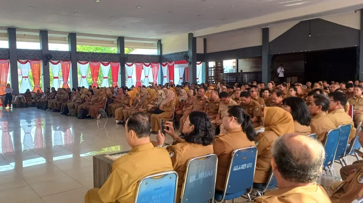 Pemkab Sintang Perkuat Kepemimpinan Kepala Sekolah
