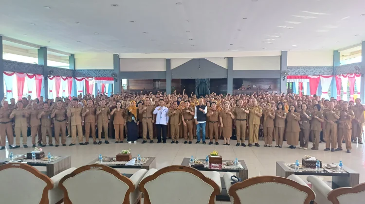 Kepala Sekolah TK, SD, SMP Negeri se-Kabupaten Sintang Ikuti Rakor Tahun 2026