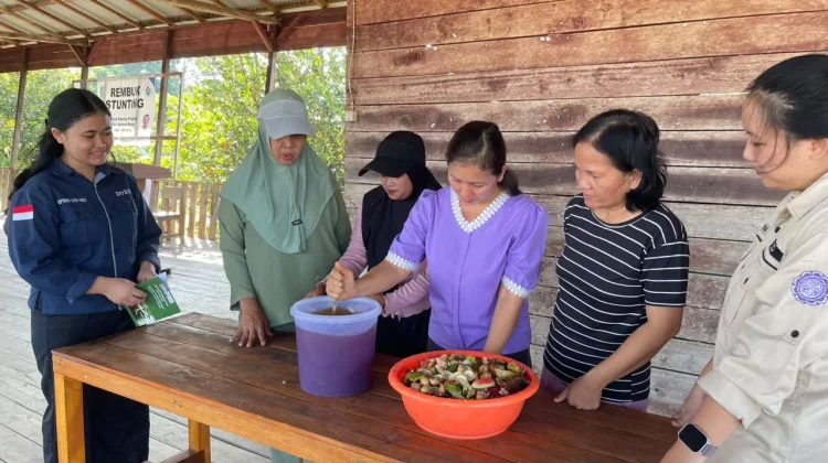 Pelatihan Eco Enzyme STIKARA Dorong Pemberdayaan Masyarakat Desa Baning Panjang