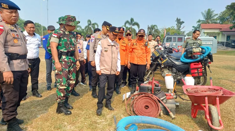 Bupati Sintang Minta Setiap Desa Siapkan Sapras Karhutla