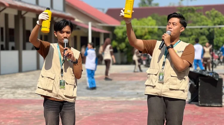 250 Siswa SMAN 1 Sintang Belajar Olah Sampah Menjadi POC