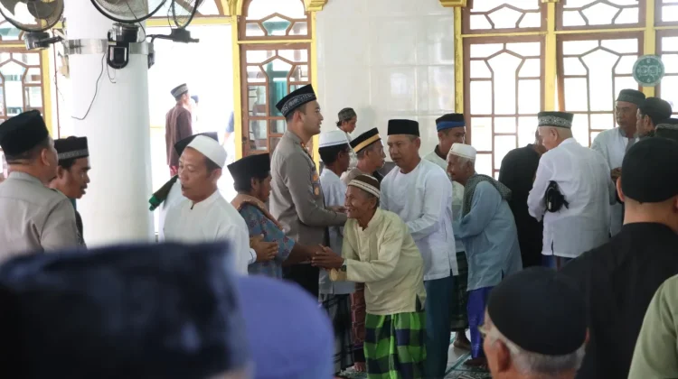 Kapolres Sekadau Silaturahmi ke Masjid Al-Muttaqin