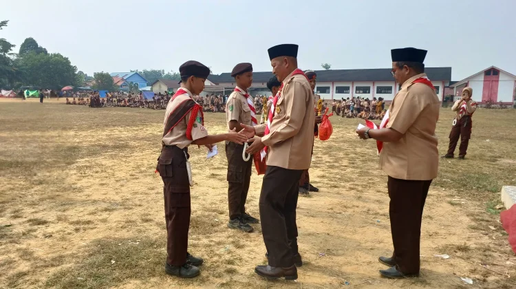 Anggota DPRD Sintang Apresiasi Peringatan Hari Pramuka ke-65 di Binjai Hulu