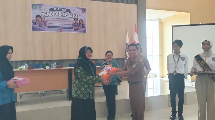 Puluhan Remaja Perwakilan Sekolah di Sintang Ikuti Pelatihan Pendidik Sebaya