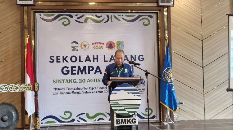 BMKG Gelar Sekolah Lapang Gempa di Sintang