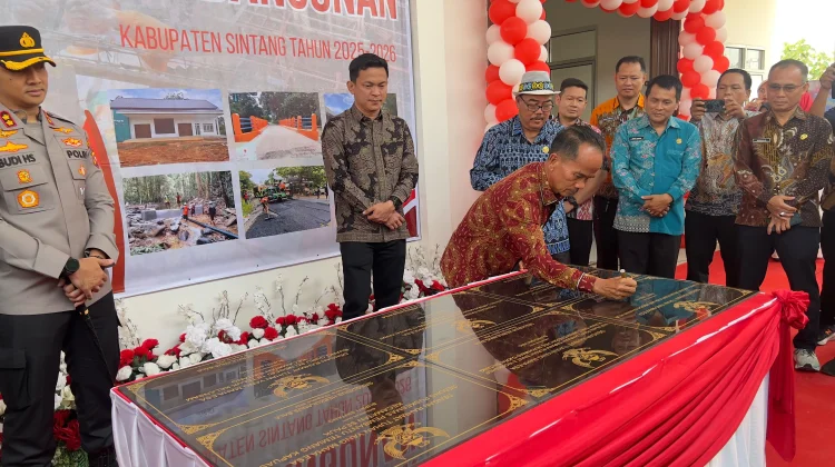 Resmikan 22 Proyek, Bupati Sintang Sebut Harus Berdampak Nyata pada Masyarakat