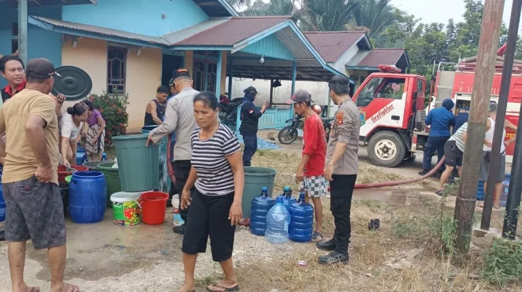 Tiga Dusun di Tapang Semadak Sekadau Dapatkan Bantuan Air Bersih