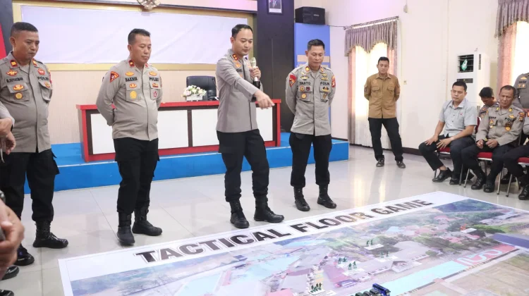 Polres Sekadau Simulasikan Pengamanan Markas Komando Hadapi Kontinjensi