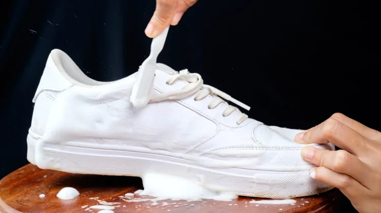 Panduan Cara Mencuci Sepatu yang Benar yang Perlu Diketahui