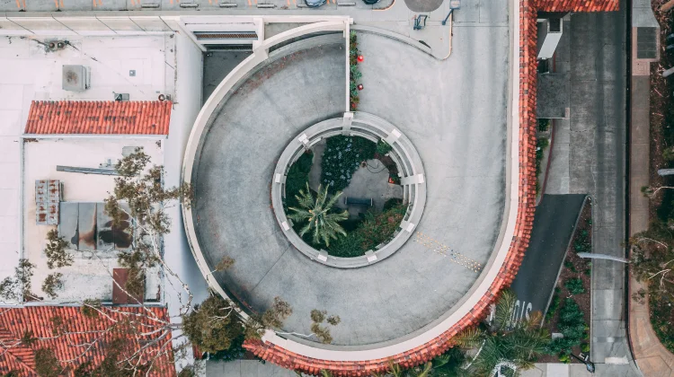 Sejarah Desain Ramp Parkir Spiral dan Asal-Usulnya