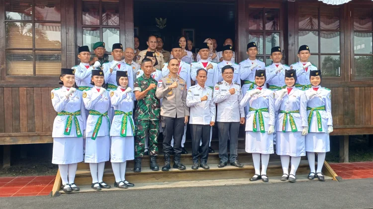 Bupati Sintang Sambut Paskibraka yang Bertugas di Nasional dan Provinsi