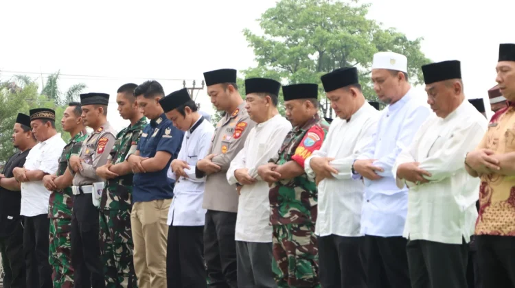 Sekda Sekadau Beri Apresiasi pada Jajaran Kepolisian Gelar Sholat Istisqo